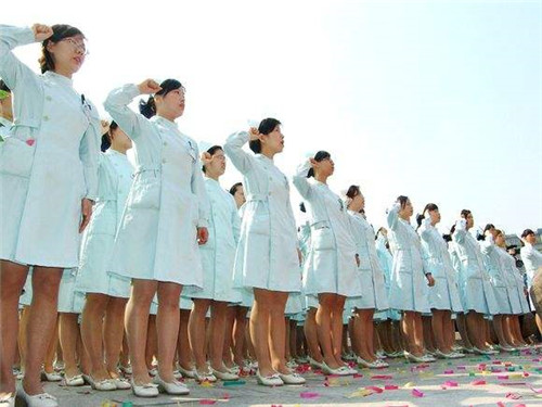 五月十二日護士節-請給美麗的白衣天使-護士一個微笑 五月十二日護士節-請給美麗的白衣天使-護士一個微笑