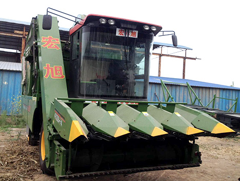玉米收獲機(jī) 玉米收獲機(jī)