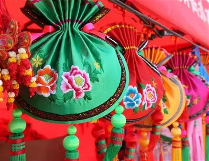 端午佳節(jié)傳統(tǒng)習(xí)俗你還記得多少?我們這代可不能丟了老規(guī)矩 端午佳節(jié)傳統(tǒng)習(xí)俗你還記得多少?我們這代可不能丟了老規(guī)矩